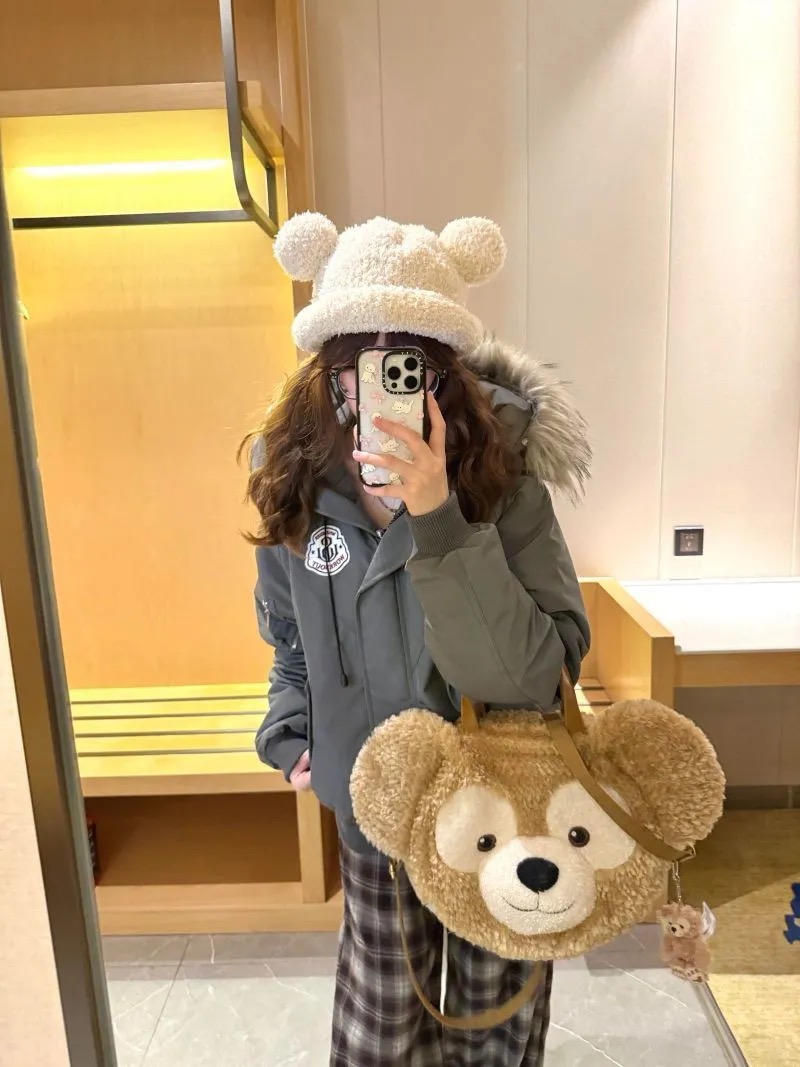 Брэнд куртик hover