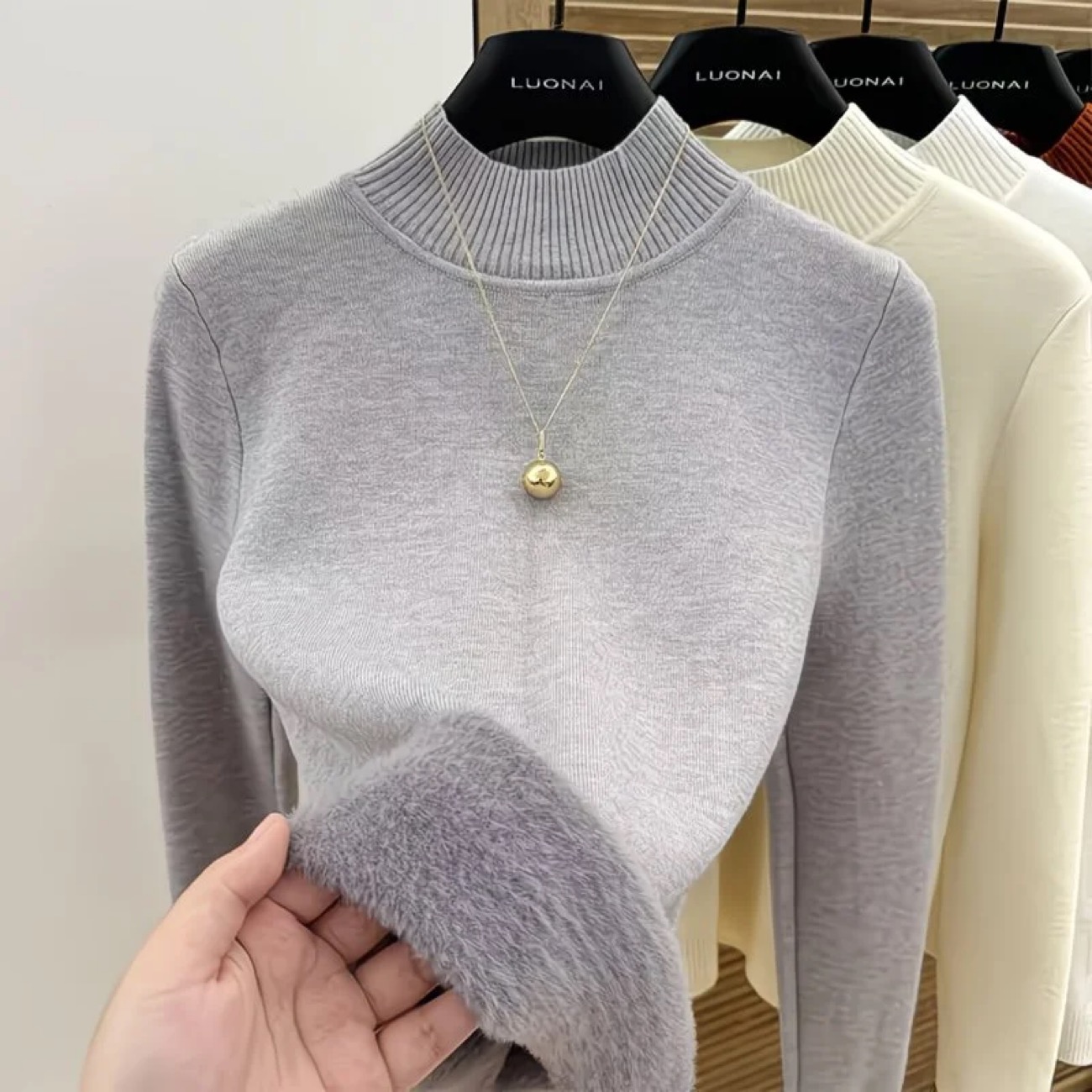 Дотортой ноосон светр hover