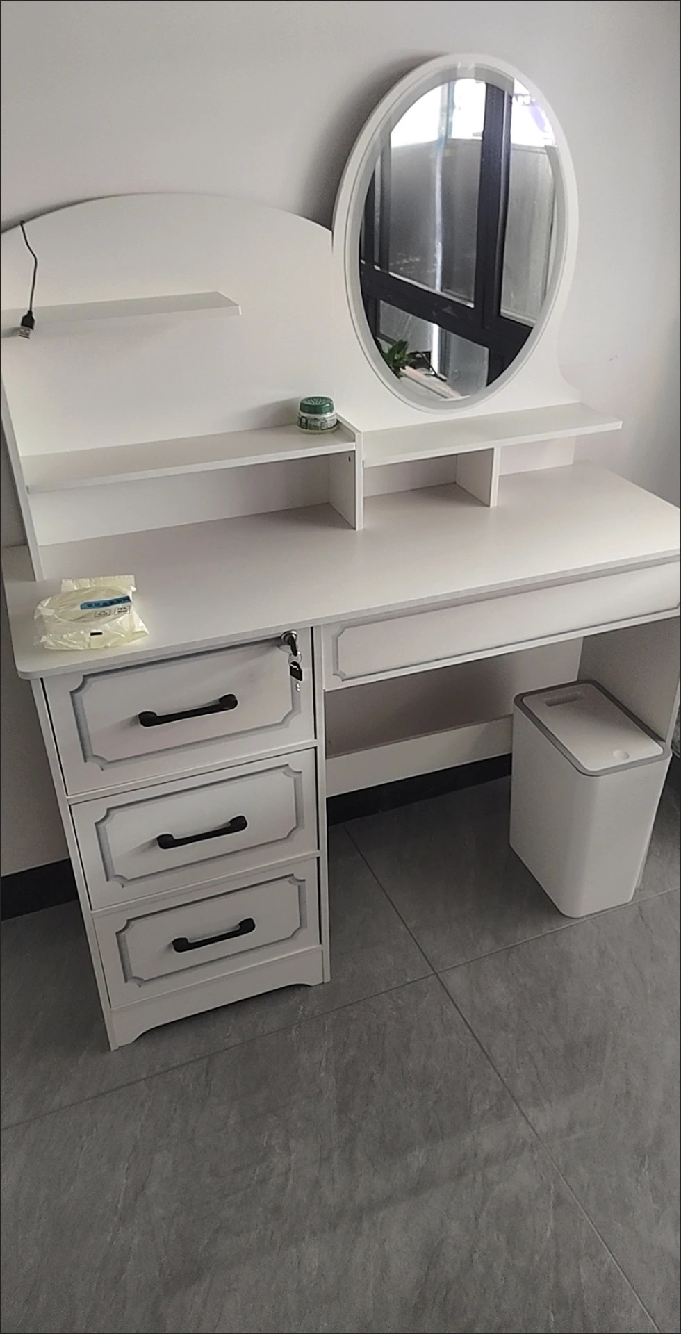 Гоо сайхны ширээ,сандал hover