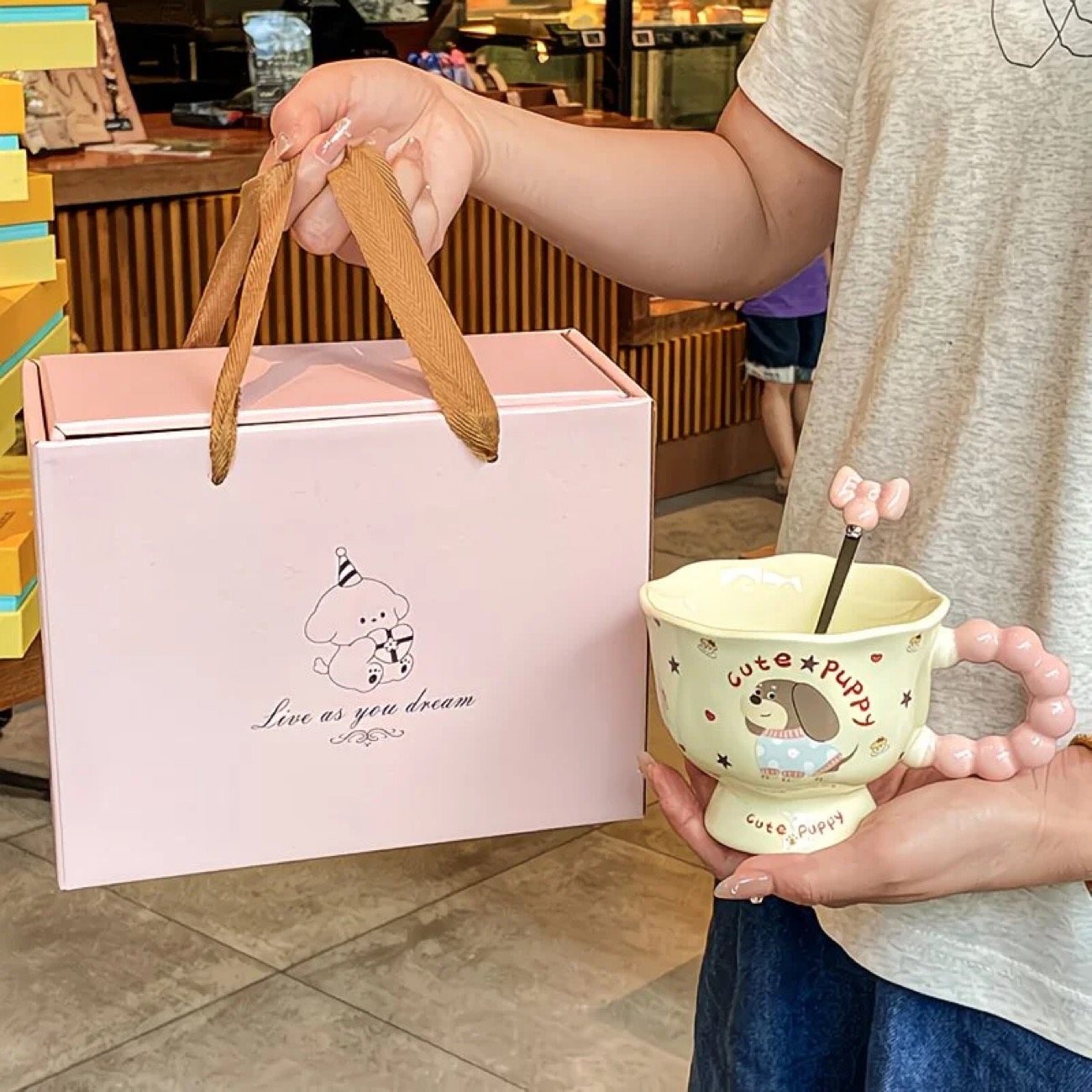 Хөөрхөн аяга халбагатай