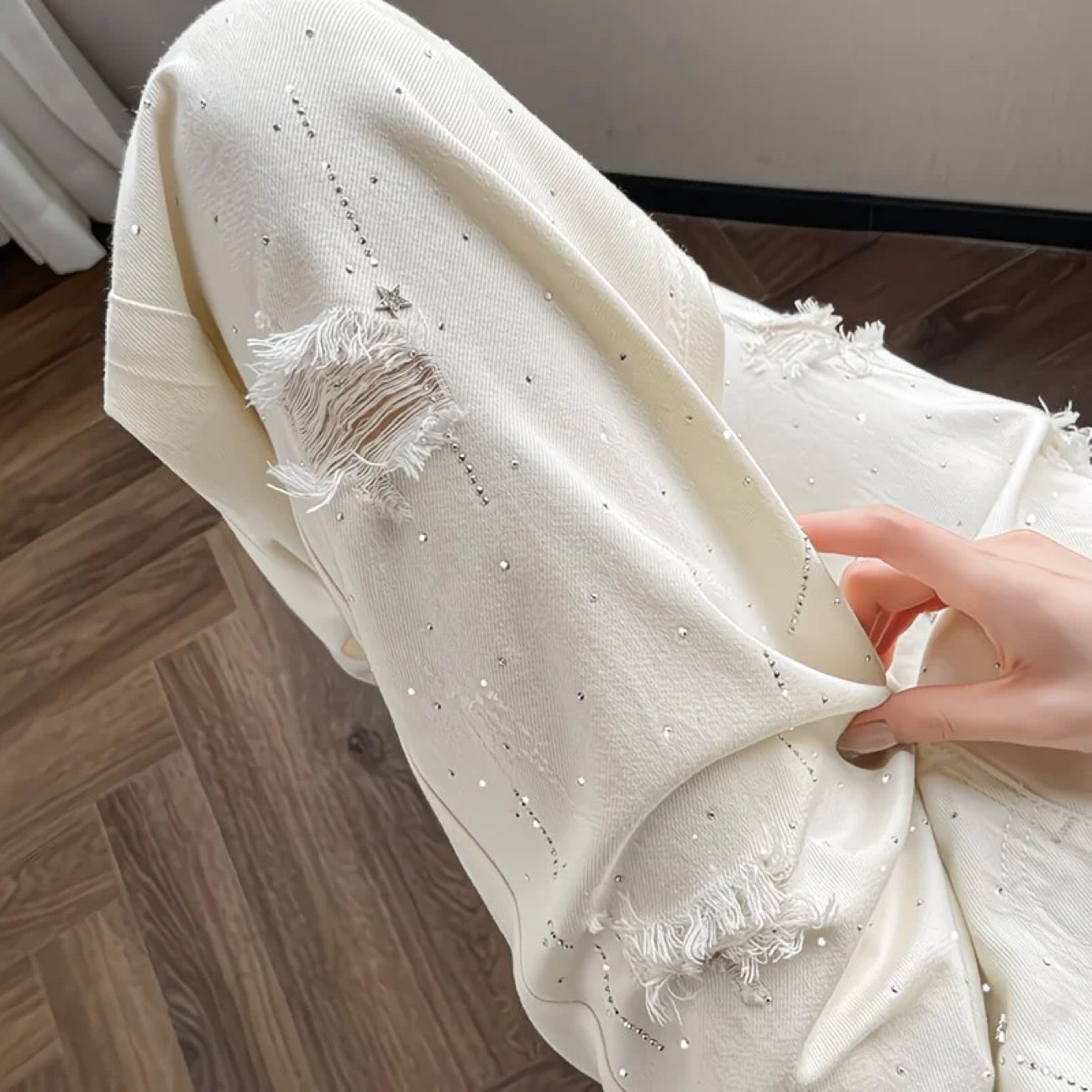 Шигтгээтэй цагаан өмд